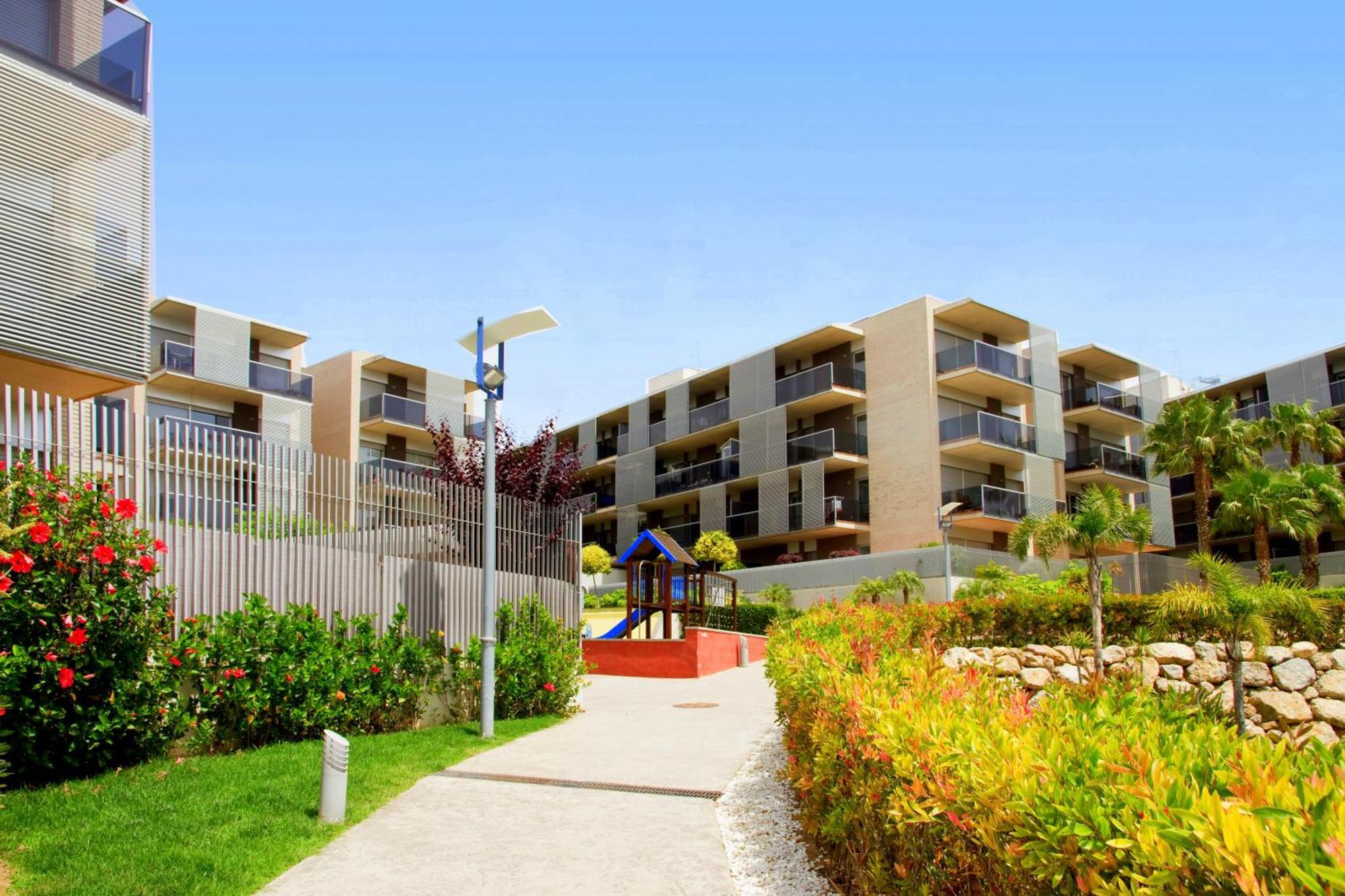 Rentalmar Paradise Families Only Con Parking Salou Exteriér fotografie